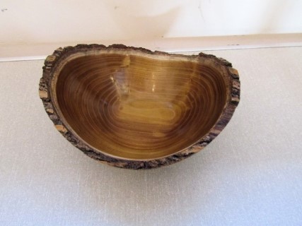 Natural edged bowl by Keith Leonard